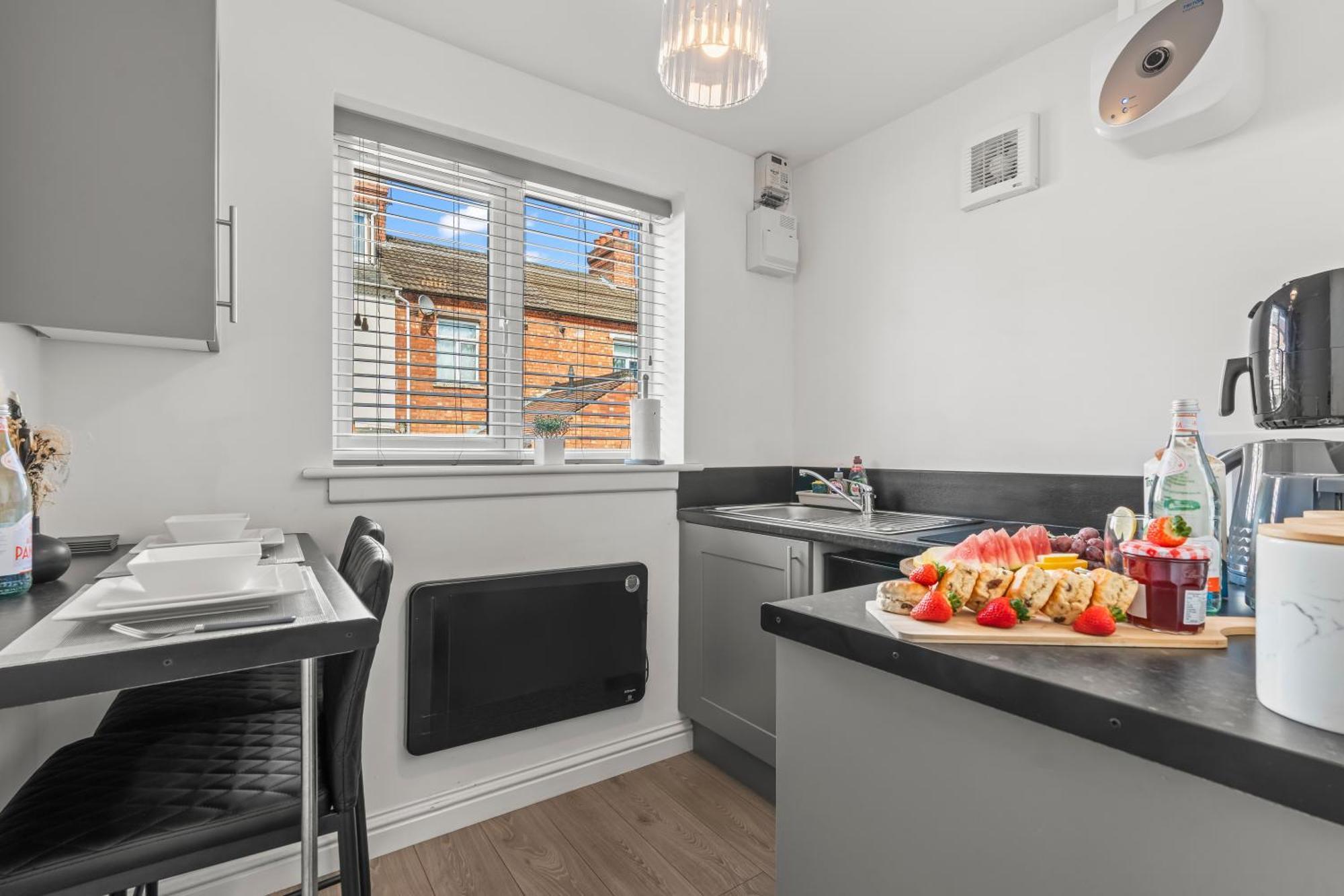 City Centre House, Parking With Ev, Free Wifi, Netflix Coventry Zewnętrze zdjęcie